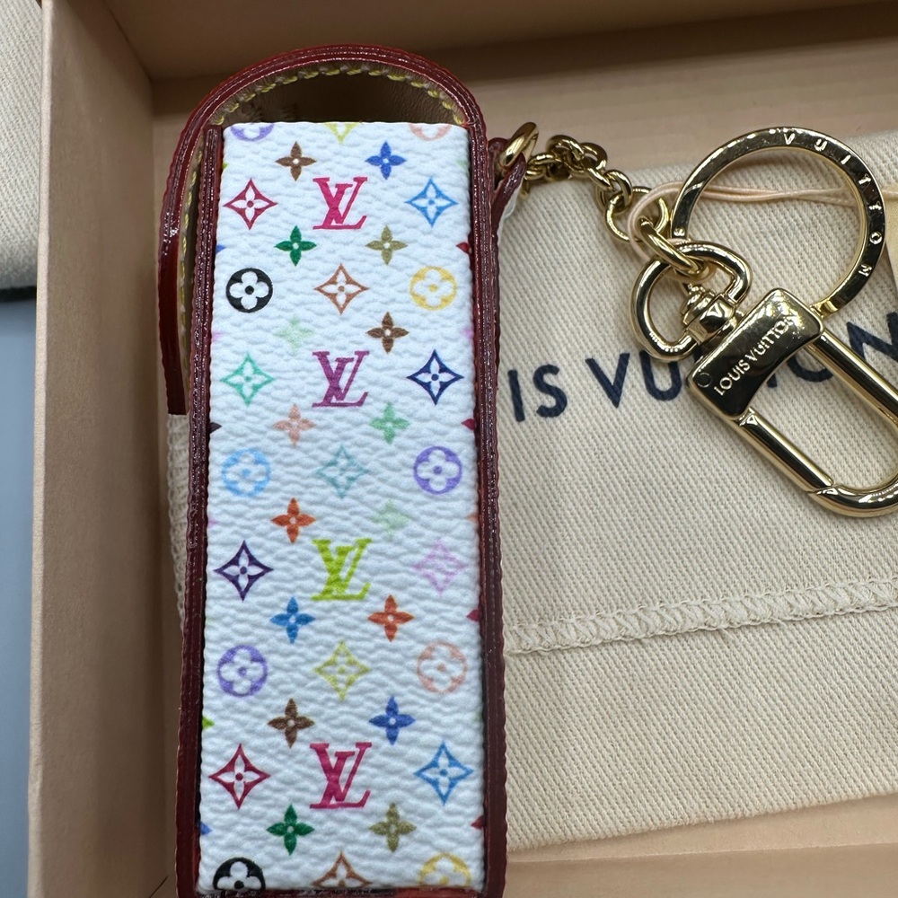 SOLD
Louis Vuitton x Takashi Murakami lipstick holder - Picture 7 of 8